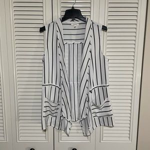 Maurices navy and white lightweight vest size medium